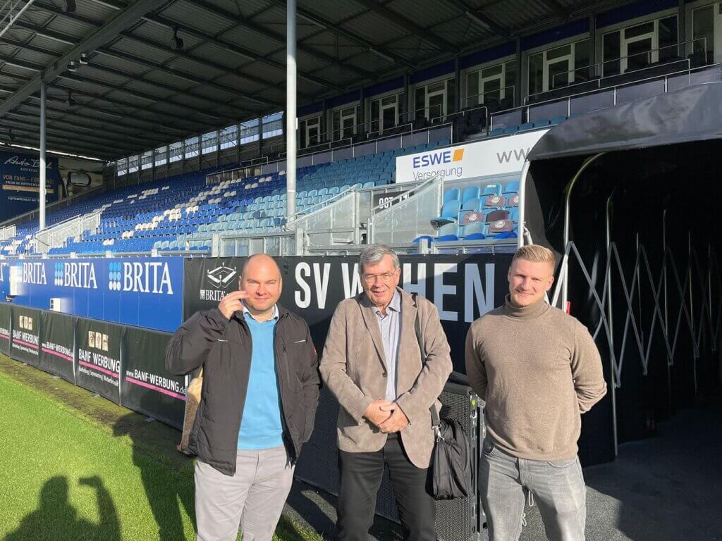 Hotz zu Besuch beim SV Wehen Wiesbaden